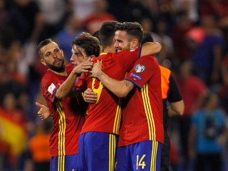 V šatni spievali a tancovali. Španieli oslavujú jedenásty postup na MS za sebou