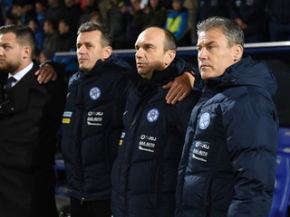 Pavel Hapal (vpravo) nemohol byť spokojný s výkonom svojich hráčov.