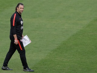 Sklamaný Juan Antonio Pizzi neplánuje pokračovať na lavičke Čile.