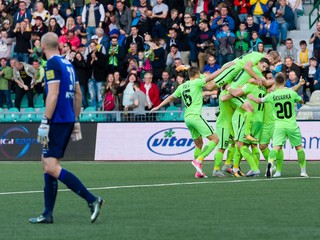 Futbalisti Žiliny sa radujú po jednom z gólov.