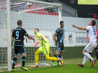 Futbalisti Slovana prekvapivo prehrali so Zlatými Moravcami.