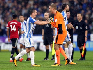 Futbalisti Manchesteru United naposledy senzačne zaváhali s nováčikom z Huddersfieldu.