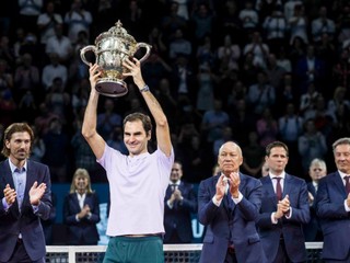 Federer otočil zápas a ôsmykrát v kariére vyhral turnaj v Bazileji