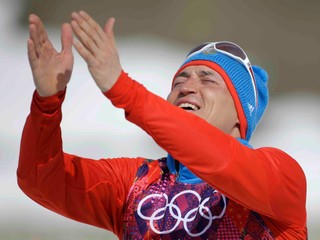 Ruský bežec na lyžiach pre doping prišiel o zlato a striebro zo Soči