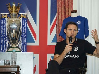 Bývalý anglický reprezentant Frank Lampard považuje technológiu videorozhodcu za prínos pre futbal.