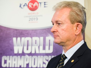 Prezident Svetovej únie karate WUKF (World Union of Karate-do Feder.ation) Liviu Crisan počas tlačovej konferencie v Bratislave.