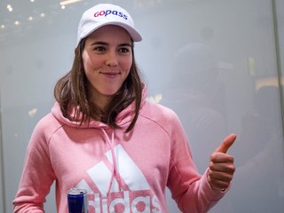 Petra Vlhová po príchode na viedenské letisko.