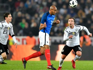 Mario Götze (vpravo) sa do reprezentácie vrátil po dvanástich mesiacoch.