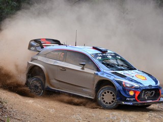 Belgičan Thierry Neuville je po sobote lídrom Rely Austrálie.