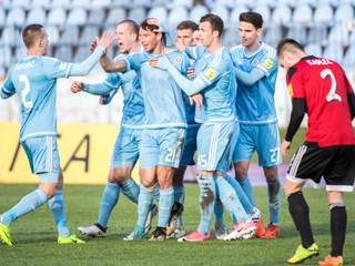 Slovan vyhral najväčšie slovenské derby, rozhodol Hološko