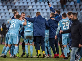 Hráči Slovana sa tešli z triumfu nad Trnavou.