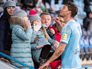 Strelec jediného gólu Filip Hološko s rodinou.