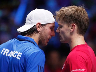 Francúzsko po úvodnom dni remizuje s Belgickom vo finále Davisovho pohára