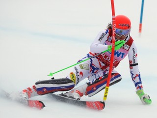 Vlhová je po prvom kole slalomu piata, suverénne vedie Shiffrinová