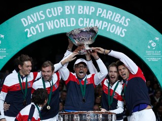 Tenisoví reprezentanti Francúzska figurujú na prvom mieste.