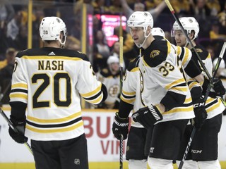 Zdeno Chára (s číslom 33) skóroval za Boston Bruins, víťazstvo však nepriniesol.