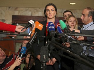 Jelena Isinbajevová (uprostred) je legendou ruského športu.