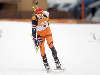 Slovenskí biatlonisti Alžbeta Majdišová a Michal Kubaliak (na snímke) skončili vo švajčiarskom Lenzerheide na 12. priečke.