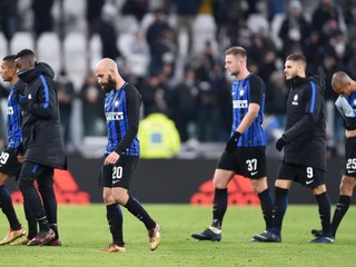 Futbalisti Interu Miláno po stretnutí v Turíne.