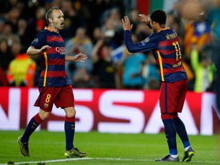 Zo spoluhráčov úhlavní rivali? Iniestovi by sa nepáčil Neymarov prestup do Realu Madrid.