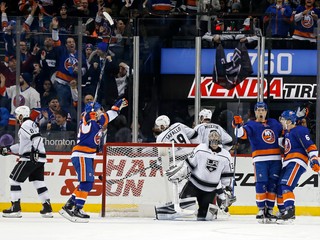 Slovenský súboj sa nekonal, Budaj dostal päť gólov, no vyhral
