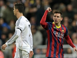 El Clásico je tiež súbojom dvoch najlepších futbalistov sveta - Lionela Messiho (vpravo) a Cristiana Ronalda.
