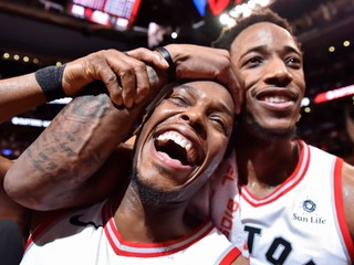 DeMar DeRozan (vpravo).