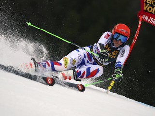 Petra Vlhová bojuje na trati prvého kola obrovského slalomu v Kranjskej Gore.