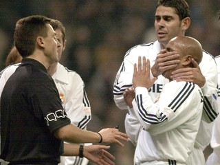 Fernando Hierro (vpravo hore) ešte ako hráč Realu Madrid.