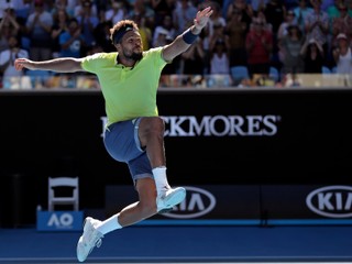 Jo-Wilfried Tsonga sa raduje z postupu.