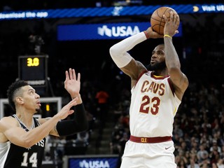 Krídelník LeBron James prekonal métu 30-tisíc bodov ako najmladší hráč v histórii NBA.