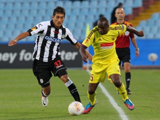 Lassana Diarra (vpravo) je novou posilou PSG.