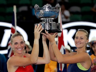 Maďarská tenistka Tímea Babosová a Francúzka Kristina Mladenovicová vyhrali štvorhru žiena na Australian Open.