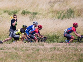 Petr Vakoč (v modrom).