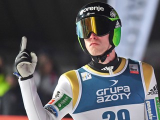 Slovinský skokan na lyžiach Anže Semenič sa stal prekvapujúco víťazom v poľskom Zakopanom.