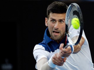 Trápi ho už takmer dva roky. Djokovič podstúpil menšiu operáciu lakťa