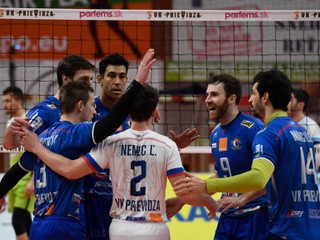 Volejbalisti Prievidze sa tešia počas zápasu finále Slovenského pohára.