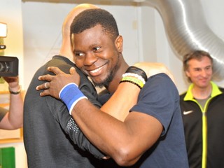 Yusuf Otubanjo (vpravo) opúšťa Žilinu.