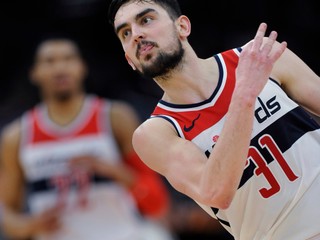 Stále sa zlepšuje, povedal o Tomášovi Satoranskom tréner Washingtonu.