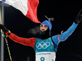 Martin Fourcade sa raduje z víťazstva.