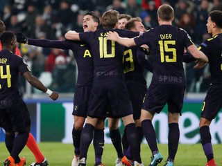 Hráči Tottenhamu remizovali s Juventusom 2:2.