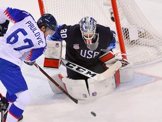 V základnej skupine hokejisti Slovenska prehrali s USA 1:2.