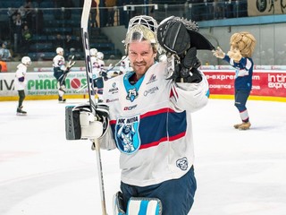 Nathan Lawson odohral za Nitru 23 zápasov, z ktorých sa 16-krát tešil z výhry. 