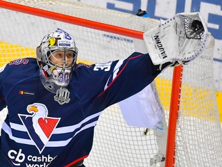 Do Ruska cestuje aj brankár Jakub Štěpánek.