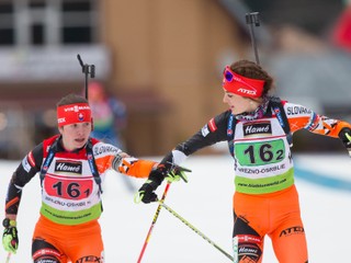 Veronika Machyniaková (vpravo).