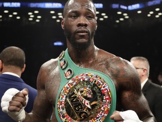 Americký boxer Deontay Wilder obhájil titul majstra sveta v superťažkej váhe organizácie WBC.
