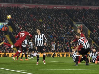 Martin Dúbravka (vľavo) inkasoval dvakrát.