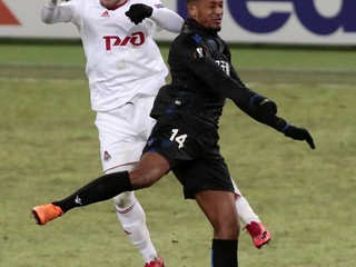 Alassane Plea (vpravo).
