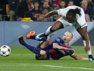Andres Iniesta zvažuje odchod z FC Barcelona.
