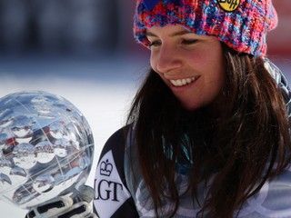 Lichtenštajnská lyžiarka Tina Weiratherová získala malý glóbus za super-G Svetového pohára po finálových pretekoch vo švédskom Aare.